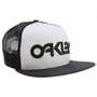 OAKLEY-TRUCKER-CAP-PET-WIT-ZWART